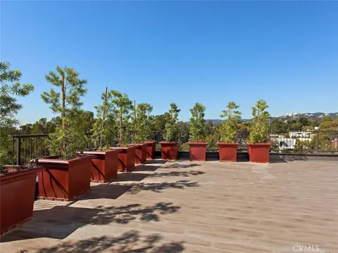 610 Levering Avenue #403