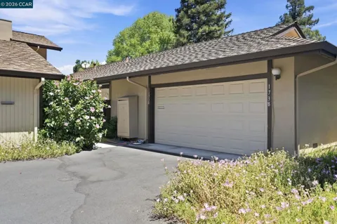 1738 Candelero Ct