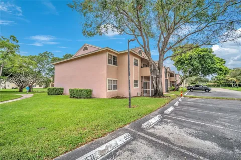 840 Cypress Park Way #M3