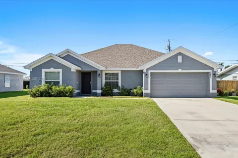 763 Altura St