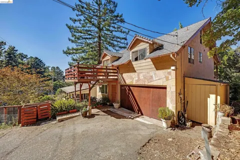 6501 Oakwood Dr