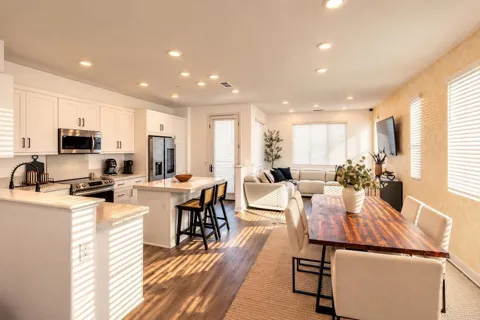 812 Makani St #2