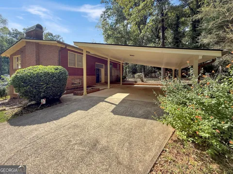 625 Forest RD