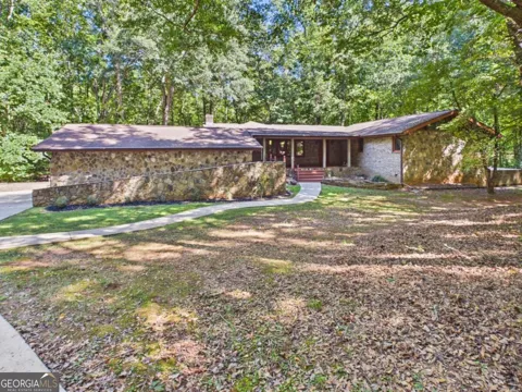 1251 Summit CIR