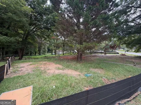 2108 Fairburn RD SW