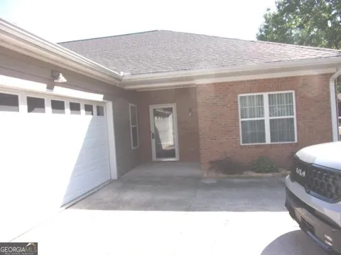 1604 Commonwealth CIR
