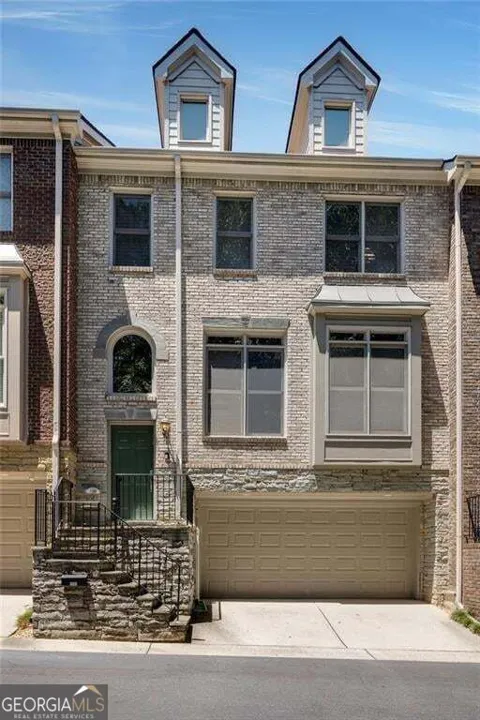 5561 Julian PL