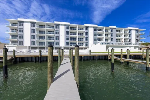 415 ISLAND WAY #205