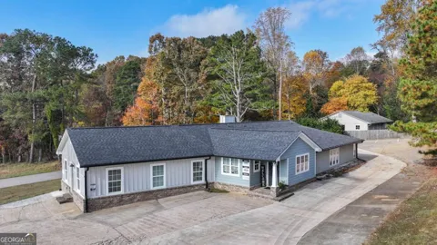 3306 Donna WAY