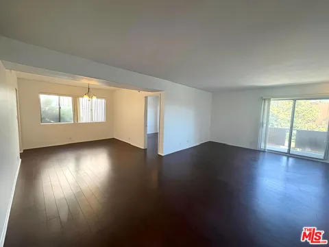 1541 Laurel Avenue #207