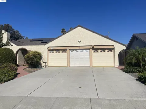 751 Los Pinos Ave