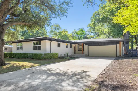 917 Blossom Circle