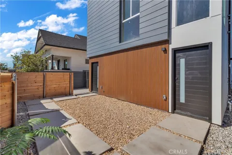 659 S Soto Street