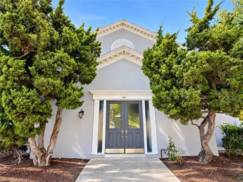 1641 S Pomona #D37