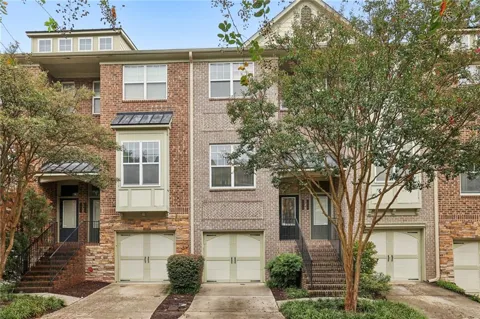 1972 Cobblestone Circle NE