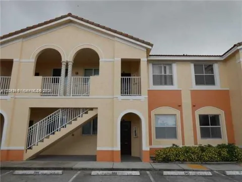 2551 SE 16th Ter #105