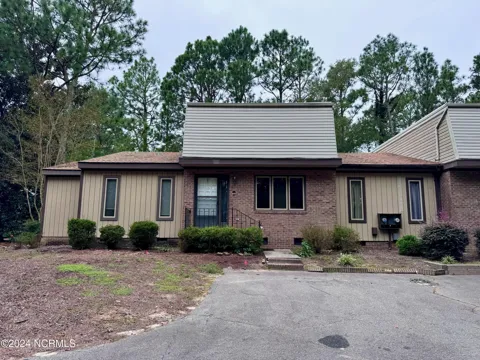 101 Sandham Court