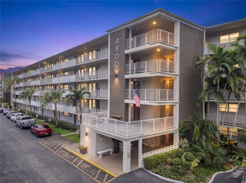 4800 Hillcrest Ln #503-504