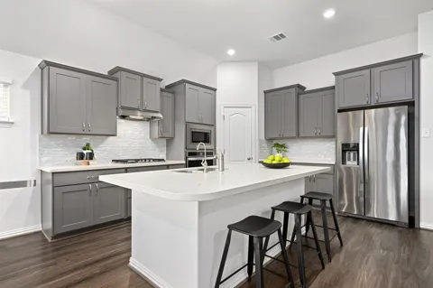 6753 Catania Loop