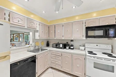 3940 NW 42ND AVENUE #313
