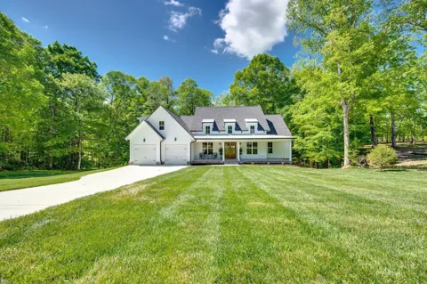 545 Delacy