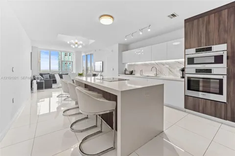 851 NE 1st Ave #2601