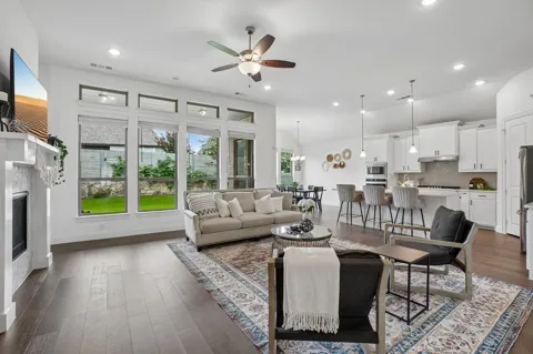 1816 LONGSPUR DRIVE