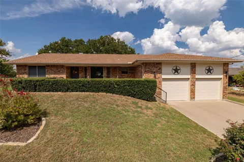 304 Lakeview Drive