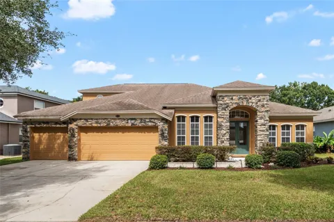 2712 ALOMA OAKS DRIVE