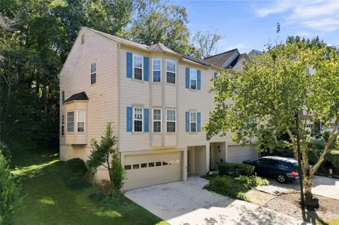 2462 Valley Cove Drive