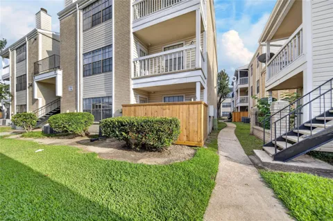2750 Holly Hall Street #1706