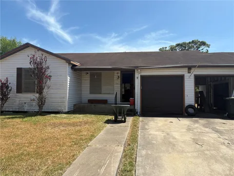 1009 Vaky Street