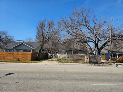 516 Montopolis Drive