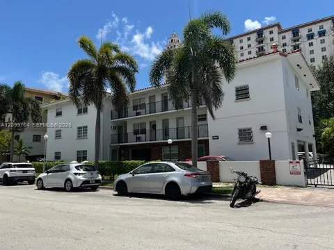 318 Majorca Ave #104