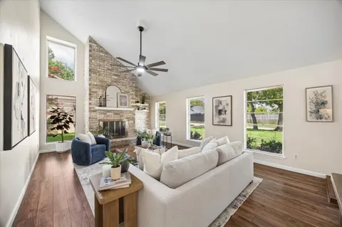 813 Lakeview Drive