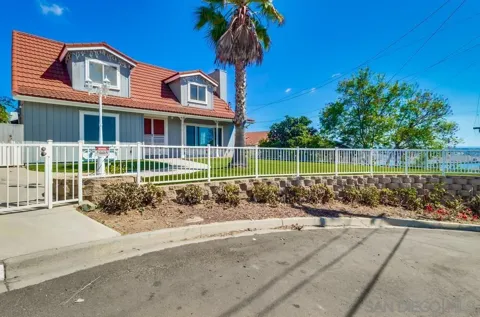 1011 La Mesa Ave