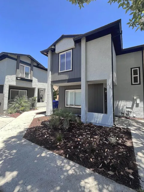 2161 Bluehaven