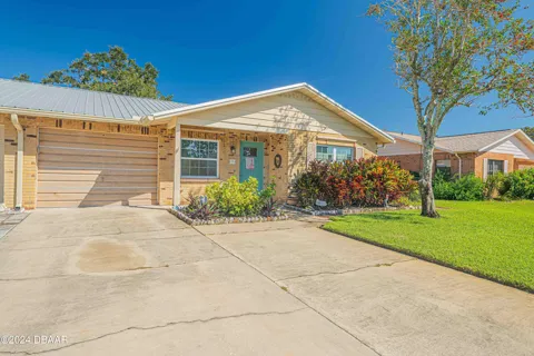 25 Laughing Gull Lane