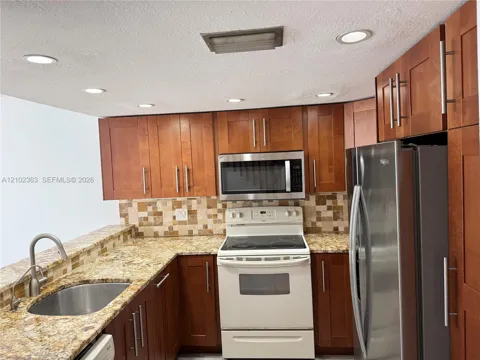 4226 SW 70th Ter