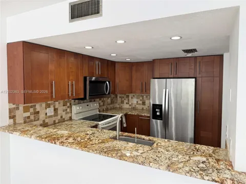 4226 SW 70th Ter