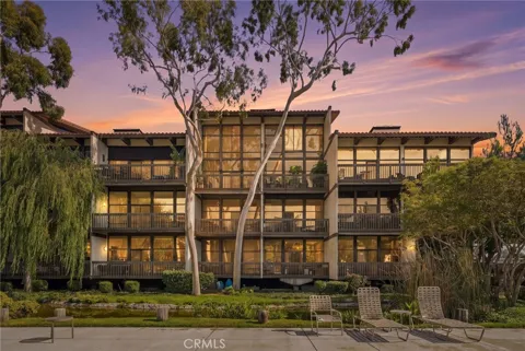 7139 Marina Pacifica Drive S #Key 8