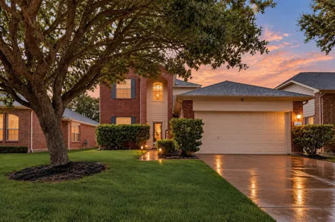 2803 Lakecrest Forest Drive