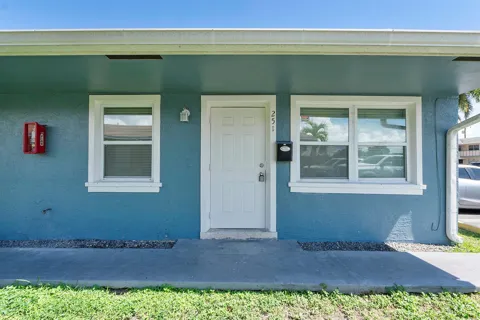 251 NE 40th Street ##251
