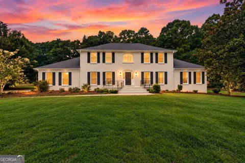 560 Hawthorne DR