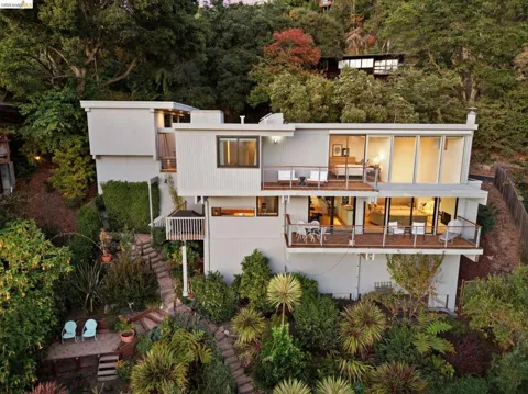 2877 Buena Vista Way