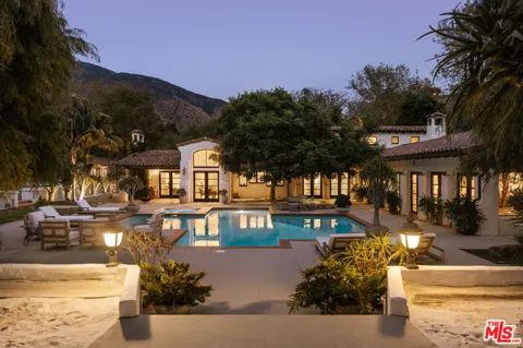 3211 Retreat Court
