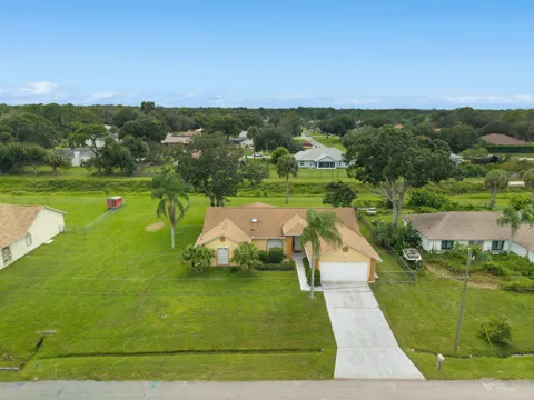 370 CAROL DRIVE NE