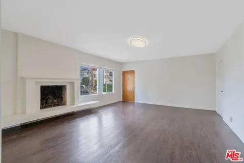 1301 S Saltair Avenue #3