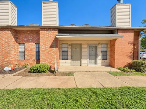3636 Greenacres Place Drive #137