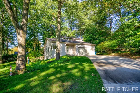 13582 Redbird Lane